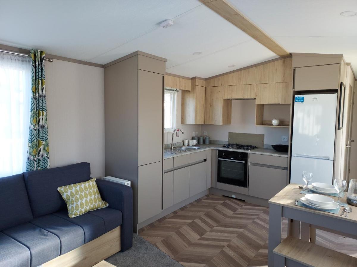 Hoburne Bashley Self-Catering Holiday Home New Milton Exteriör bild