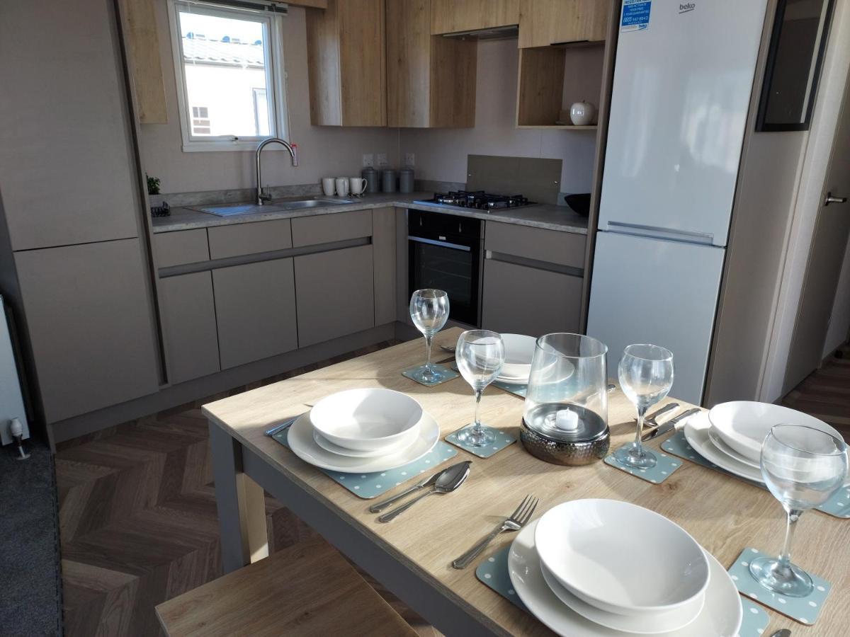 Hoburne Bashley Self-Catering Holiday Home New Milton Exteriör bild