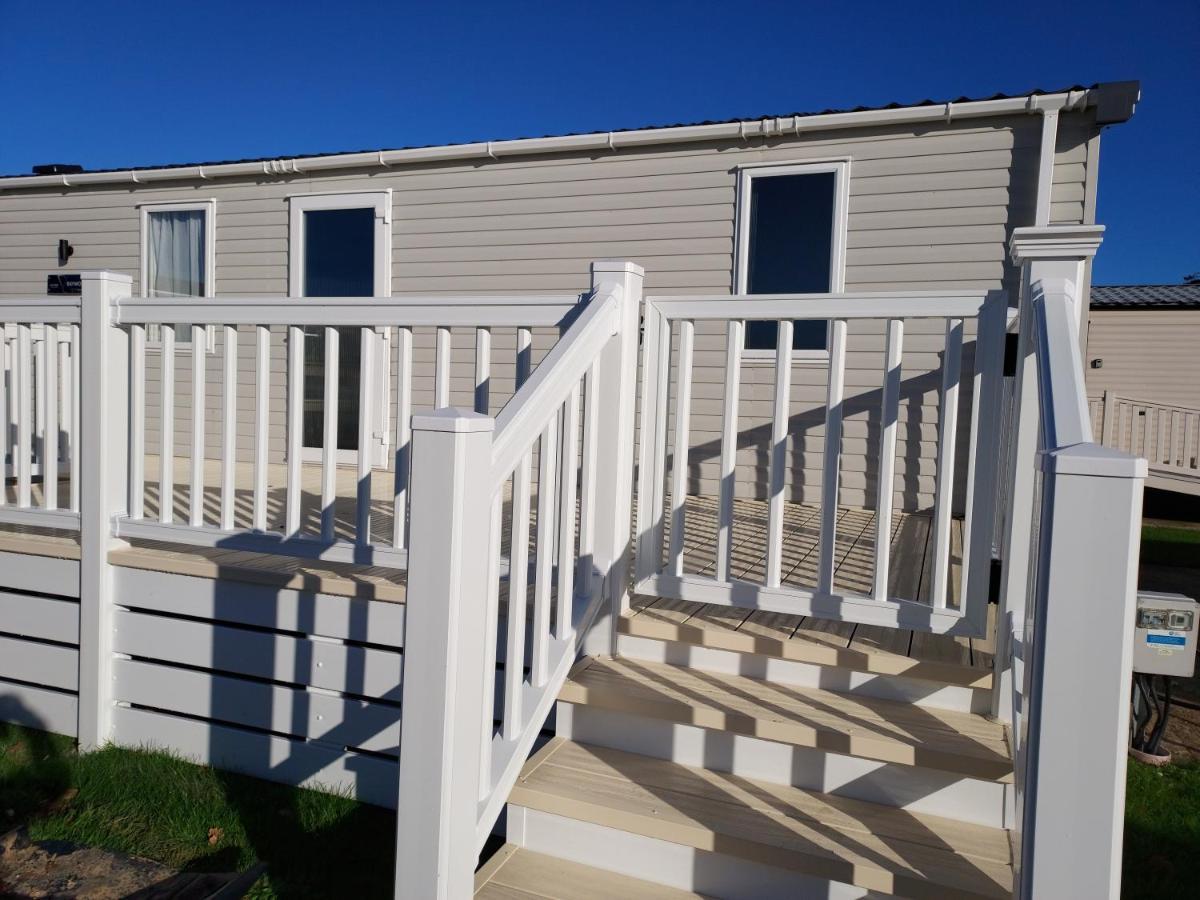 Hoburne Bashley Self-Catering Holiday Home New Milton Exteriör bild