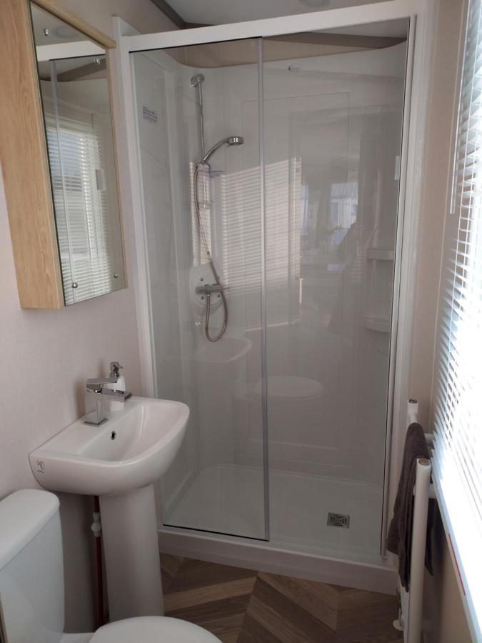 Hoburne Bashley Self-Catering Holiday Home New Milton Exteriör bild